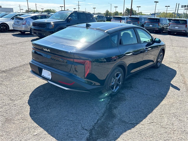 2025 Kia K4 LXS Image 5 of 30