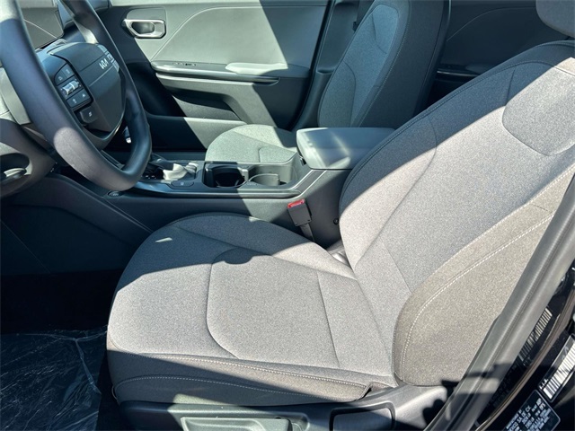 2025 Kia K4 LXS Image 11 of 30