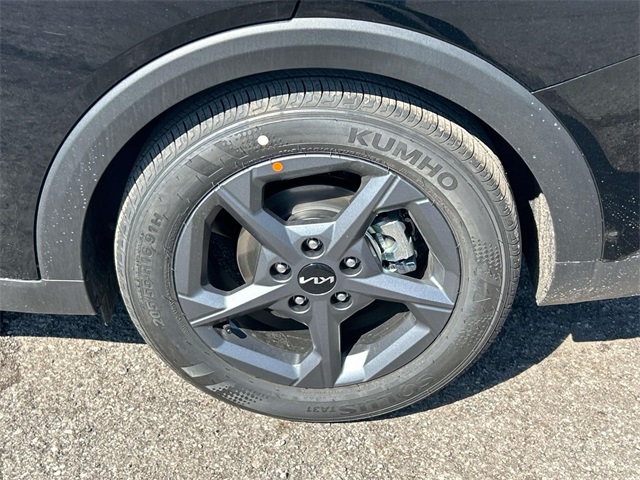 2025 Kia K4 LXS Image 9 of 30