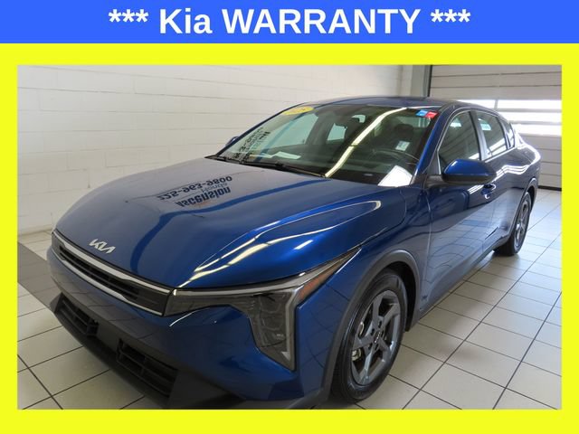 2025 Kia K4 LXS Image 1 of 32