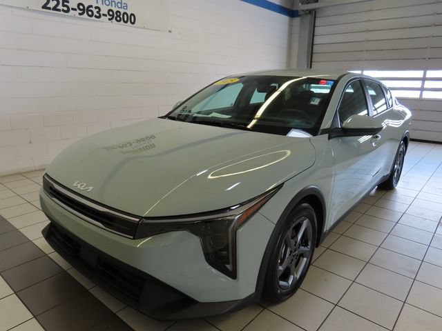 2025 Kia K4 LXS Image 1 of 34