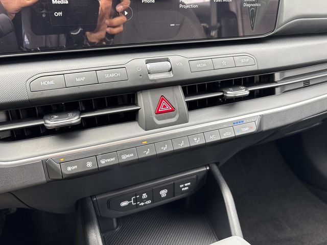 2025 Kia K4 LXS Image 19 of 31