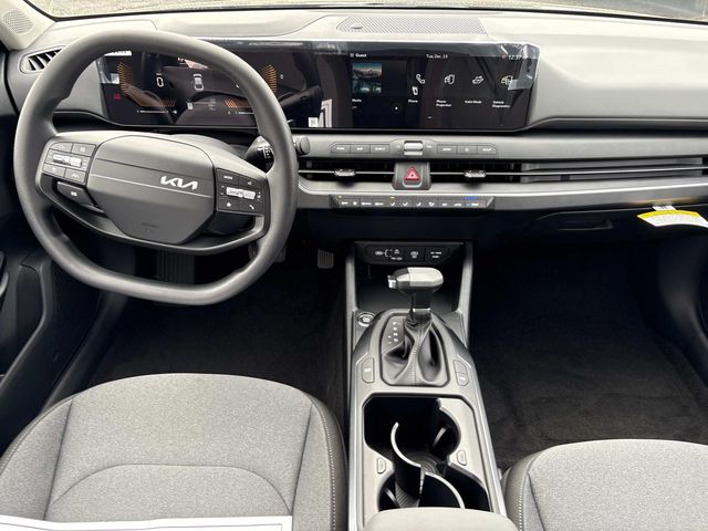 2025 Kia K4 LXS Image 13 of 31