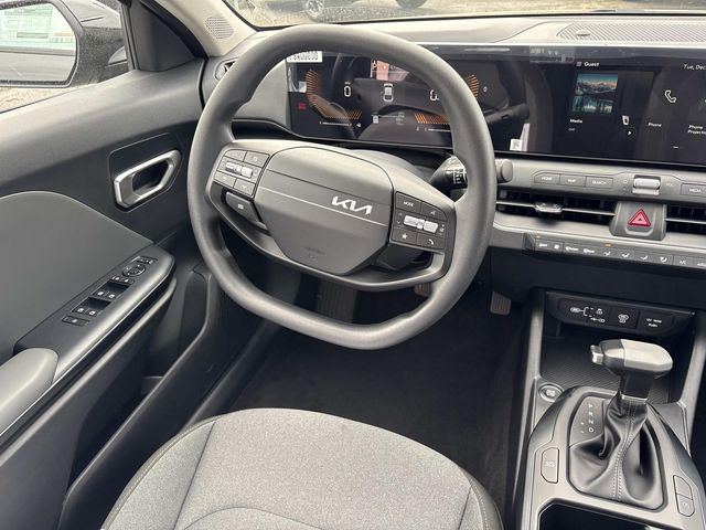 2025 Kia K4 LXS Image 14 of 31