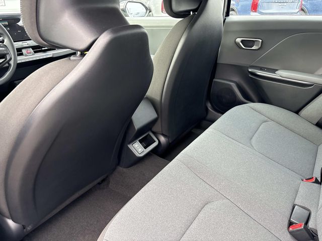 2025 Kia K4 LXS Image 12 of 31