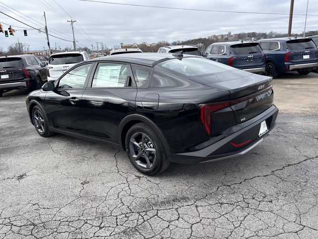2025 Kia K4 LXS Image 8 of 31