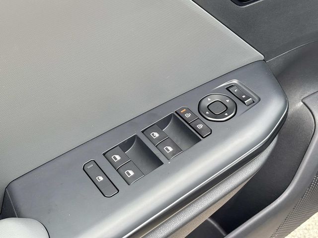 2025 Kia K4 LXS Image 31 of 31