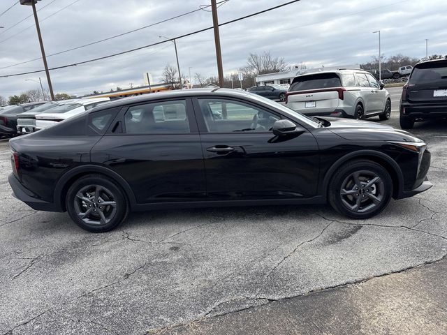 2025 Kia K4 LXS Image 5 of 31