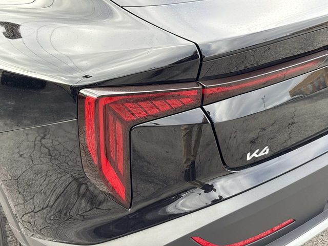 2025 Kia K4 LXS Image 10 of 31