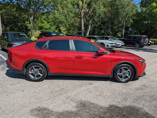 Vehicle image 4 of 27