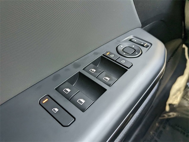 Vehicle image 19 of 27