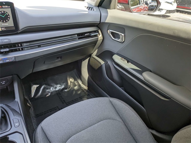 Vehicle image 16 of 27