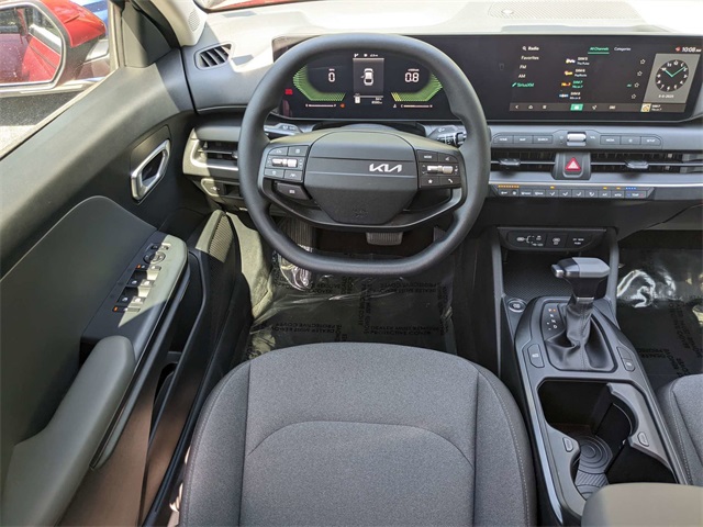 Vehicle image 15 of 27