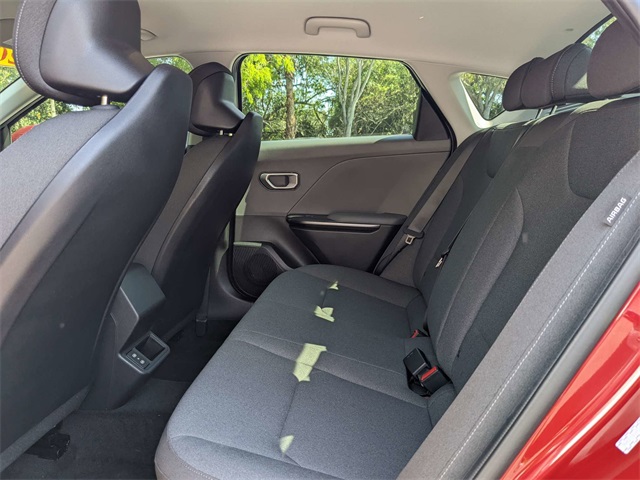 Vehicle image 13 of 27