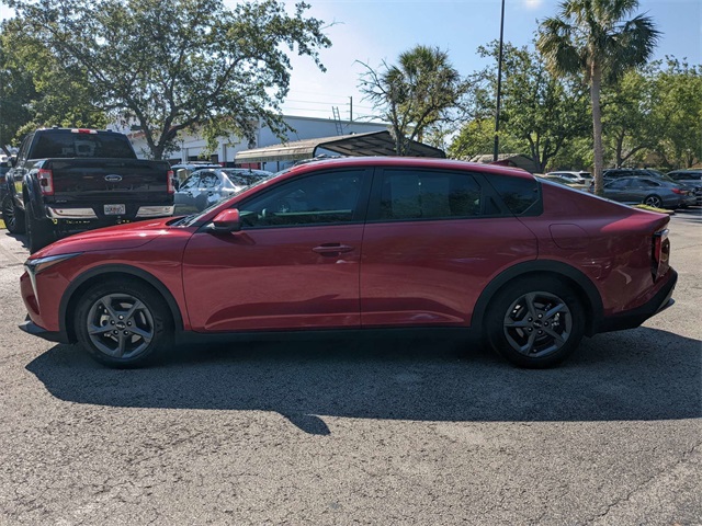 Vehicle image 8 of 27