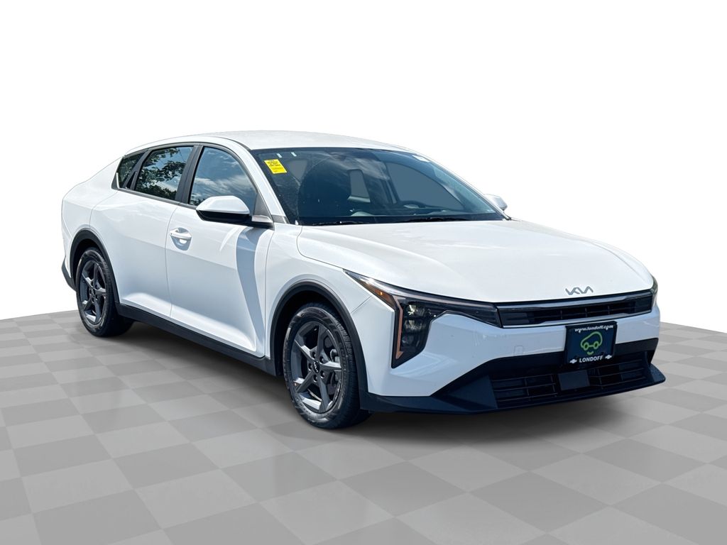 2025 Kia K4 LXS Image 3 of 23