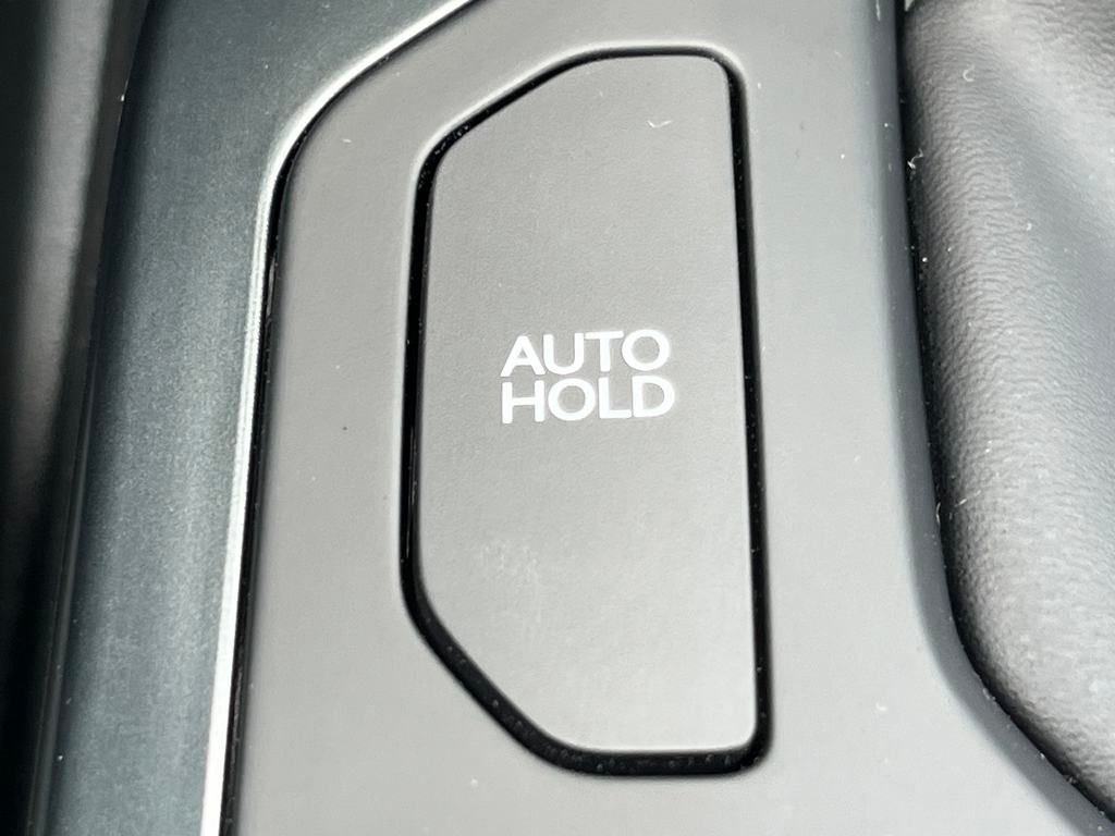 Vehicle image 26 of 33