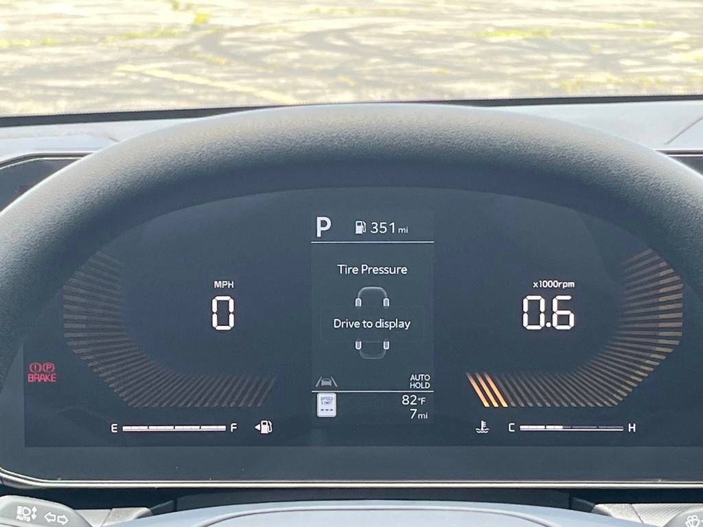 Vehicle image 19 of 33