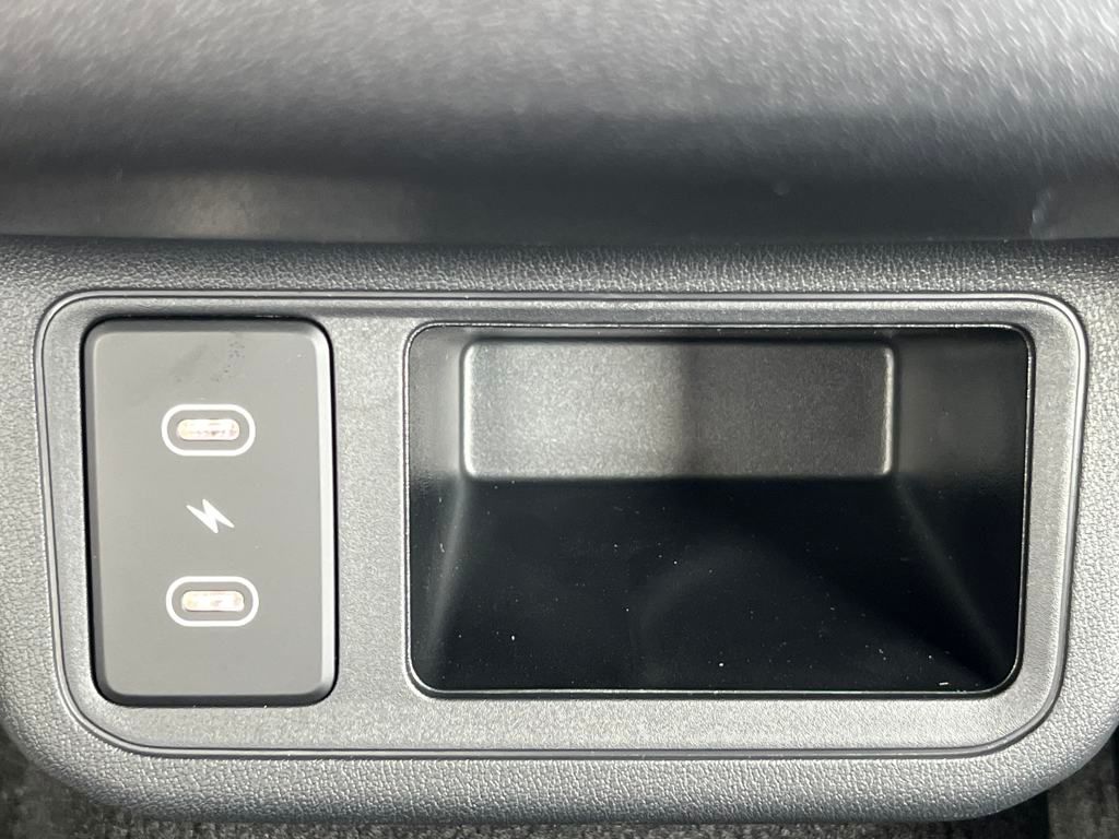 Vehicle image 29 of 33