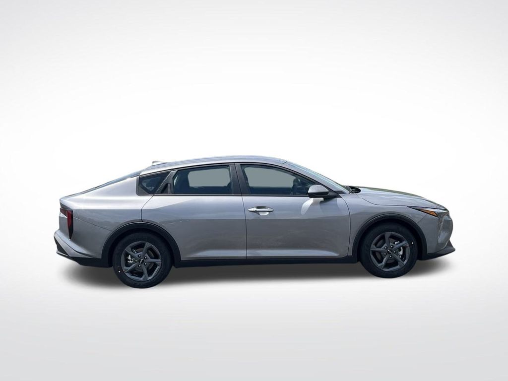 Vehicle image 4 of 33