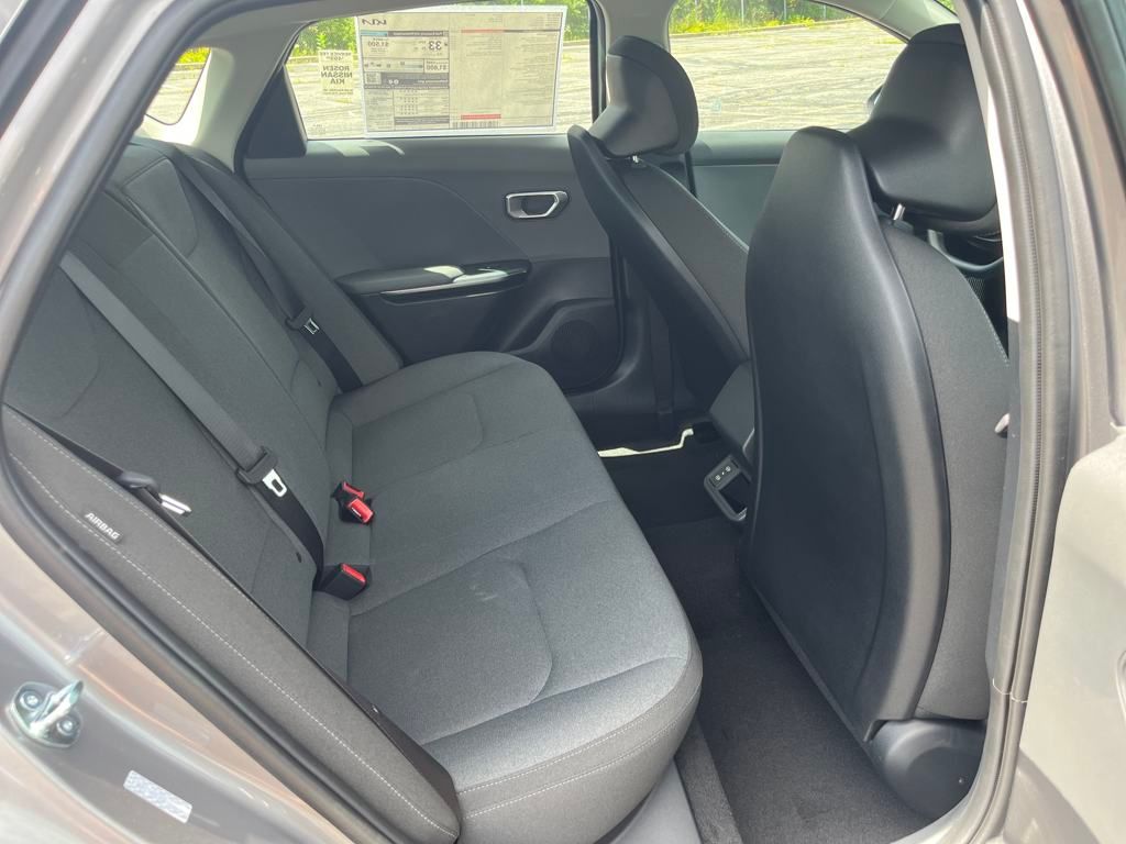 Vehicle image 14 of 33