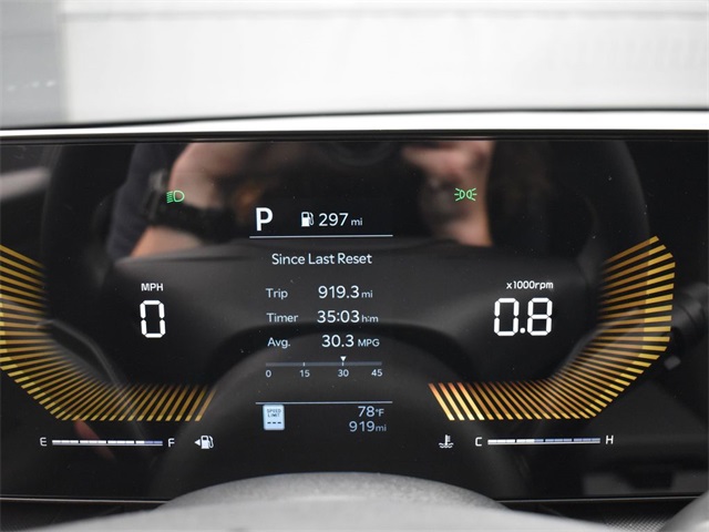 Vehicle image 31 of 47