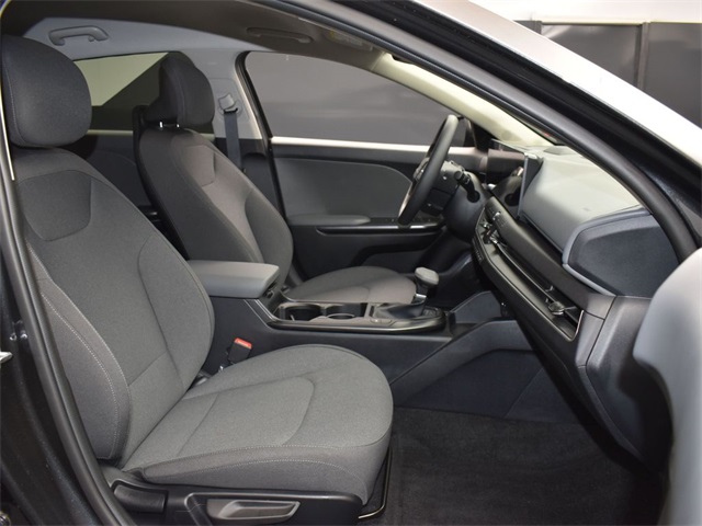 Vehicle image 27 of 47