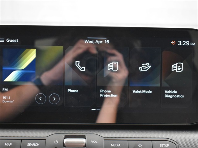 Vehicle image 33 of 47