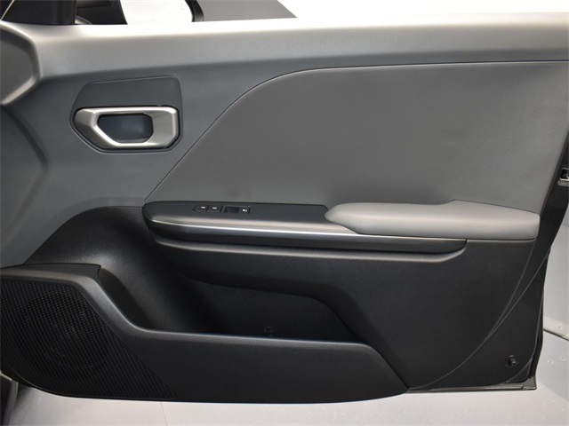 Vehicle image 36 of 47