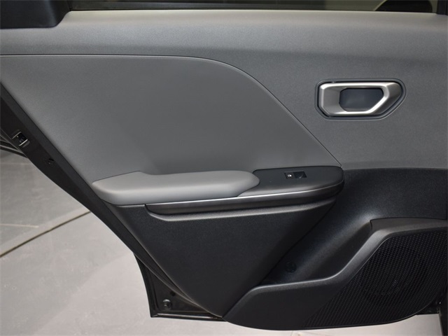 Vehicle image 35 of 47