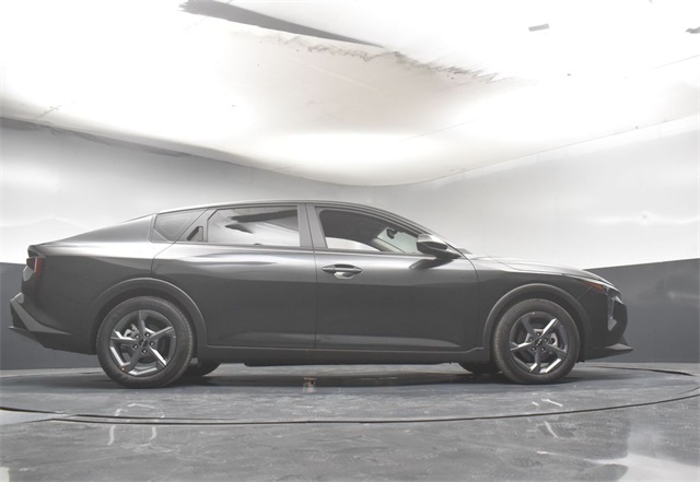Vehicle image 13 of 47