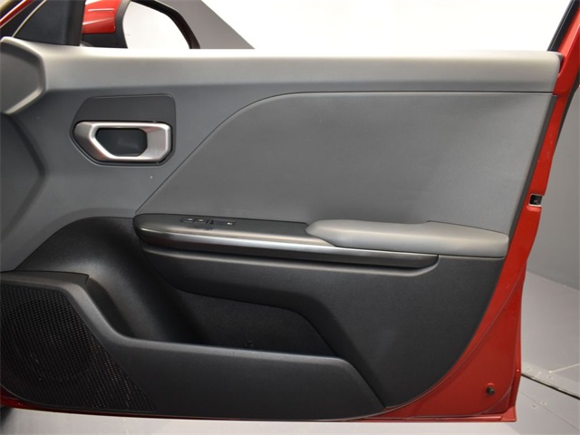Vehicle image 36 of 46