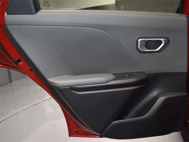 Vehicle image 37 of 46