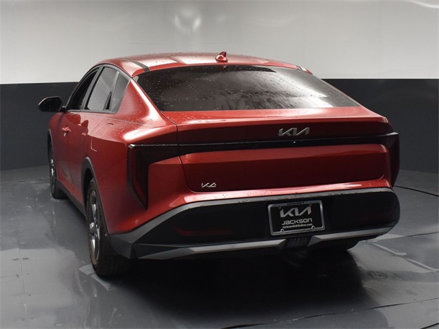 Vehicle image 21 of 46