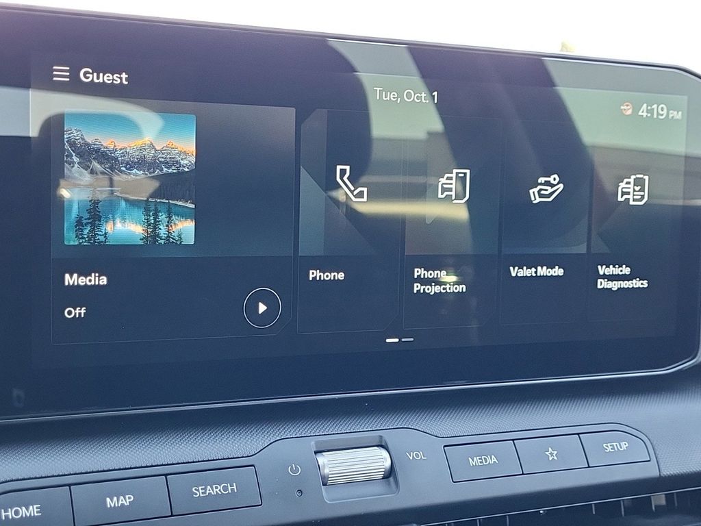 Vehicle image 20 of 28