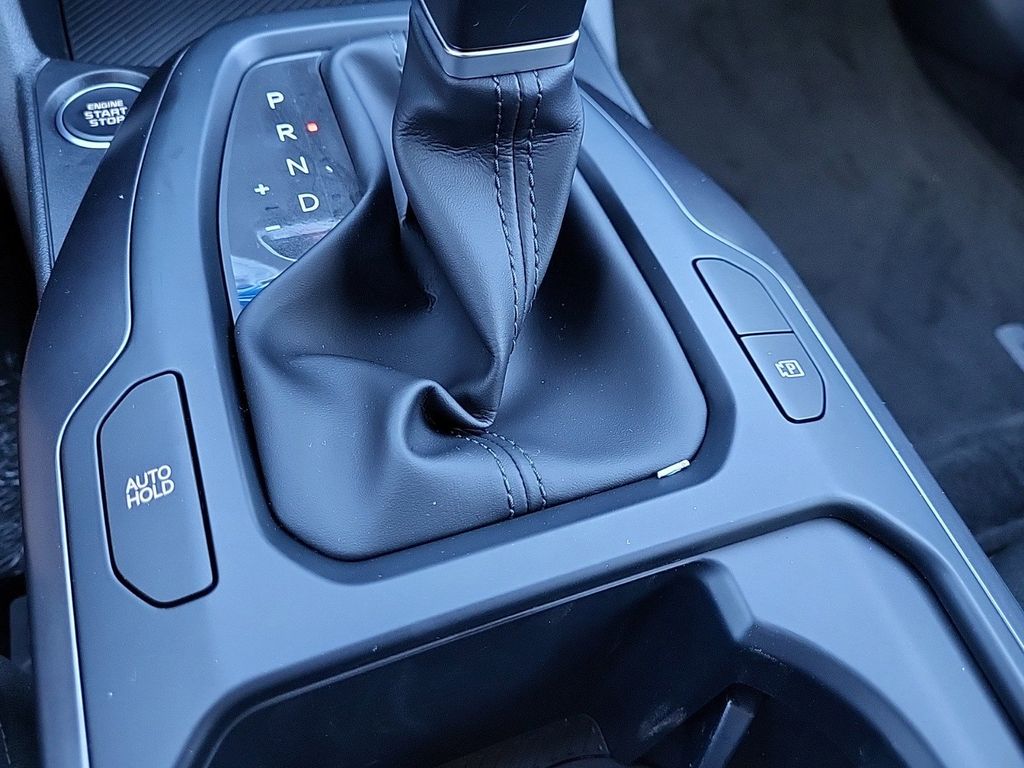 Vehicle image 25 of 28