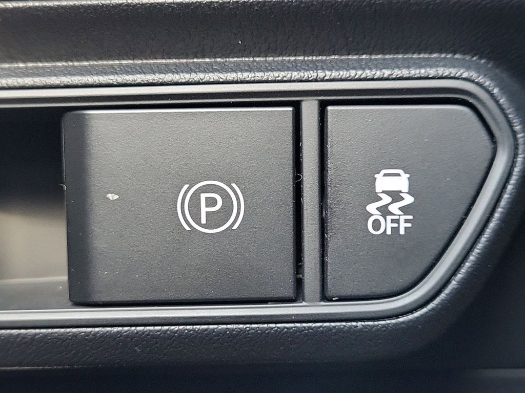 Vehicle image 27 of 28