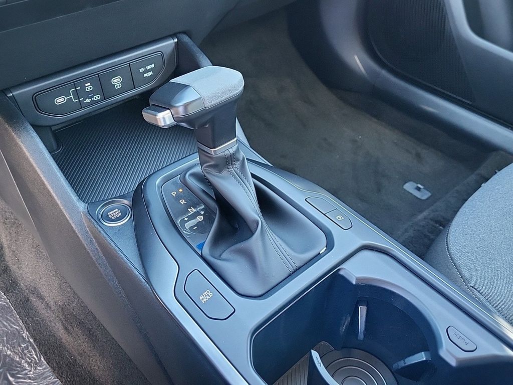 Vehicle image 11 of 28