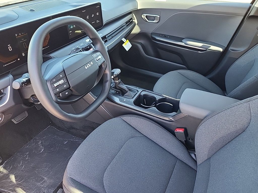 Vehicle image 12 of 28