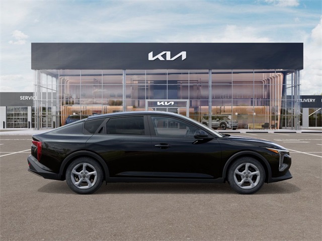 2025 Kia K4 LXS Image 8 of 44