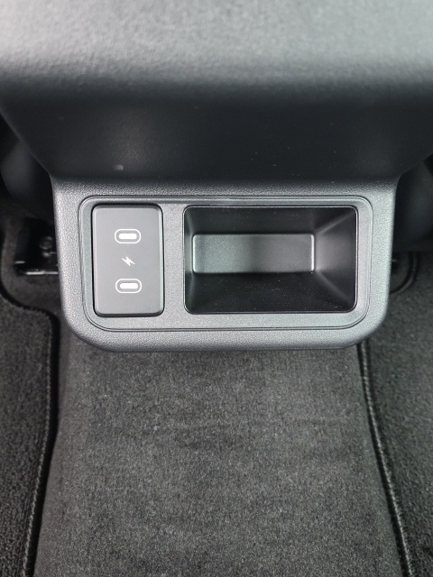 2025 Kia K4 LXS Image 38 of 44