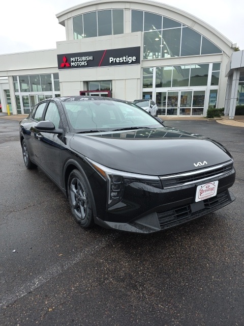 2025 Kia K4 LXS Image 7 of 44