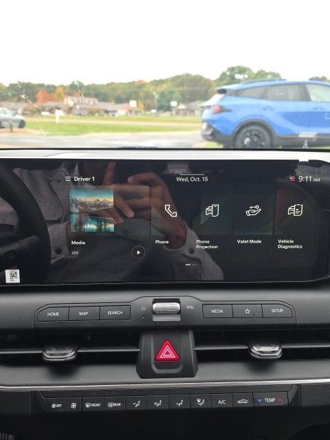 2025 Kia K4 LXS Image 32 of 44