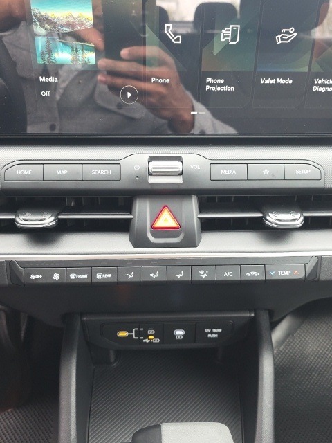 2025 Kia K4 LXS Image 39 of 44