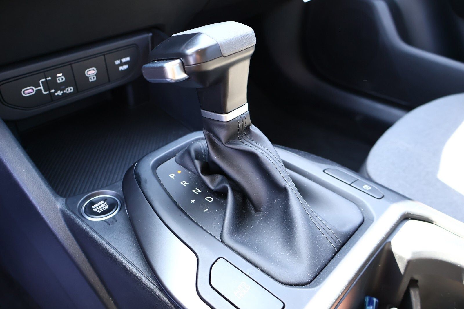 Vehicle image 14 of 29