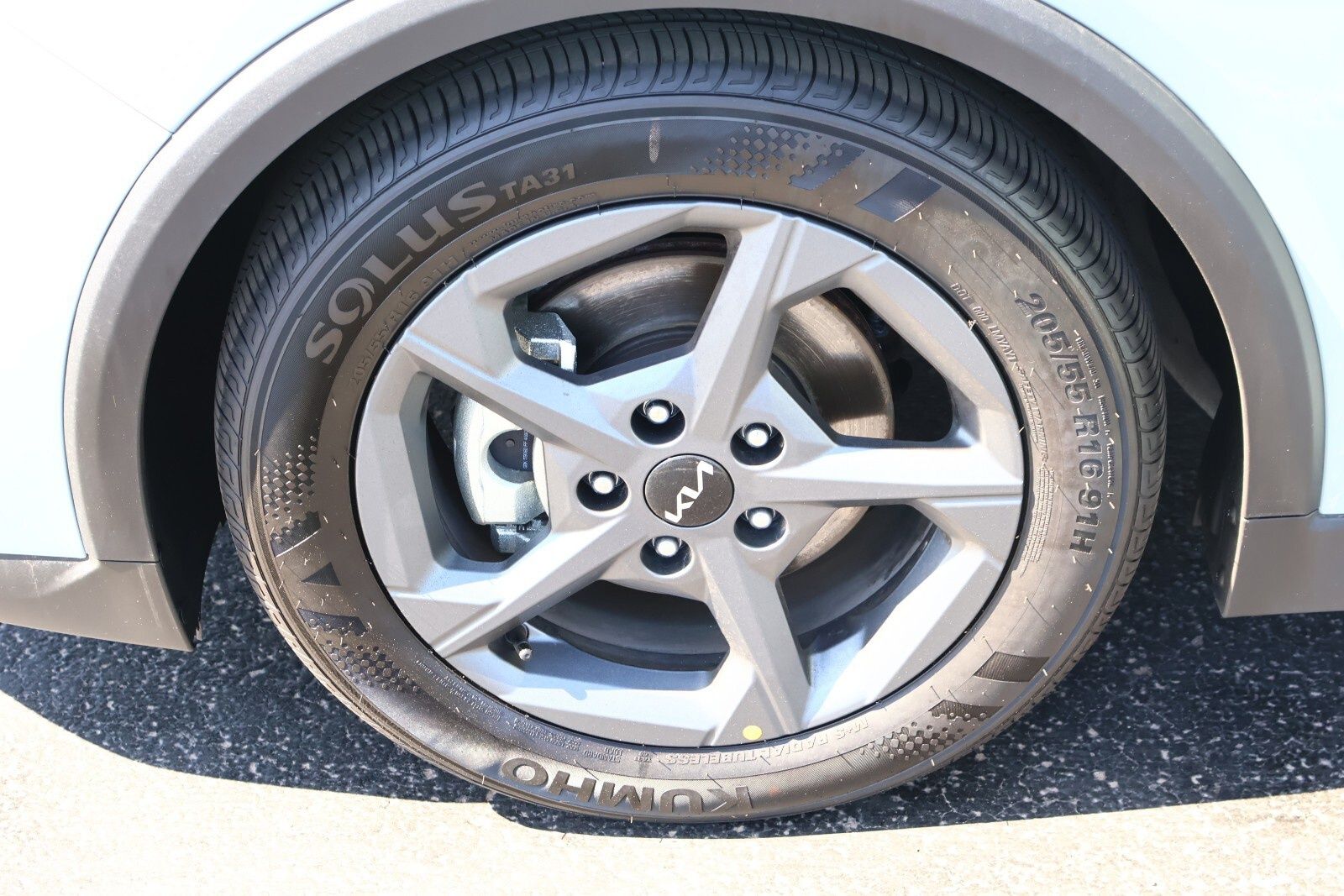 Vehicle image 27 of 29