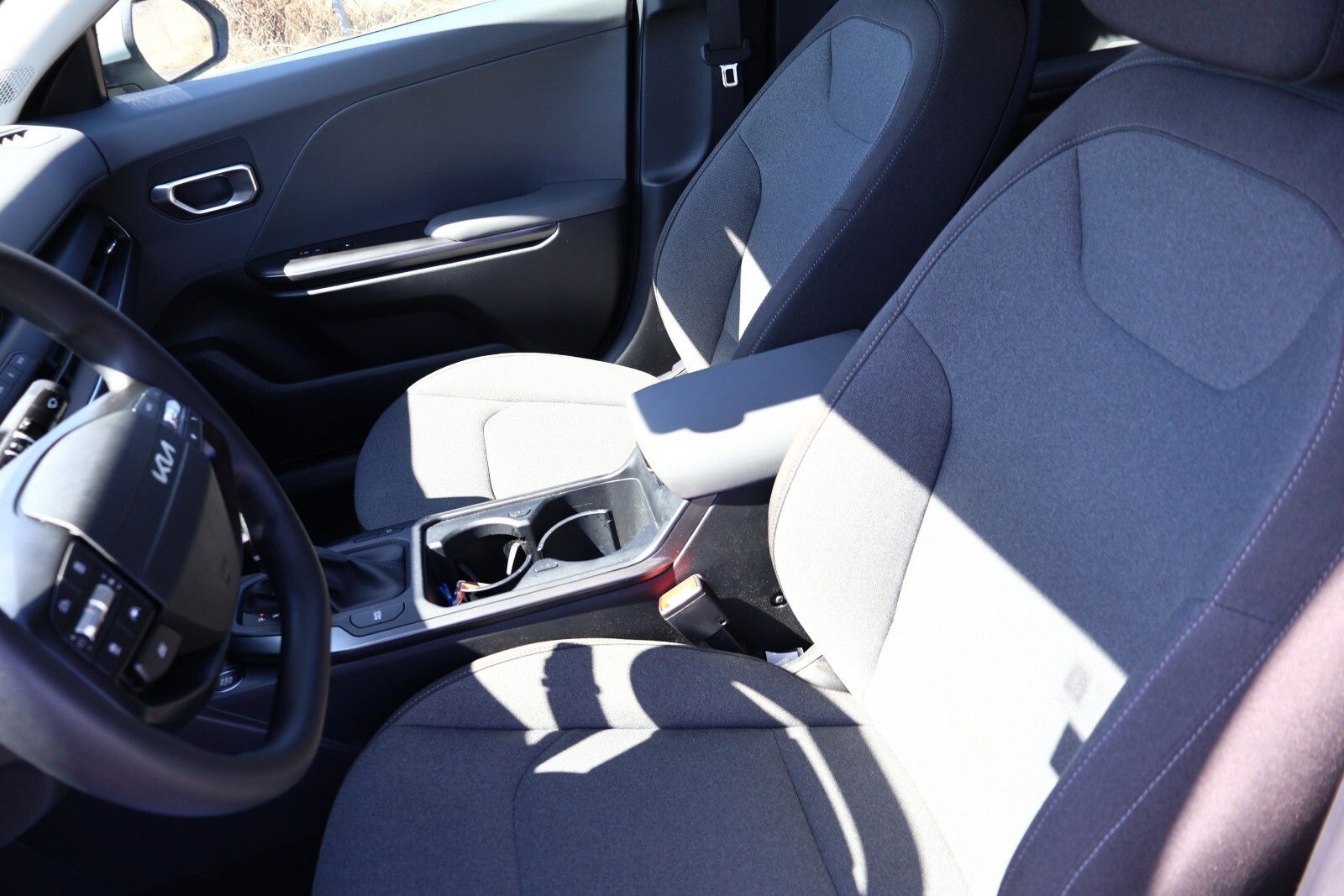 Vehicle image 16 of 29