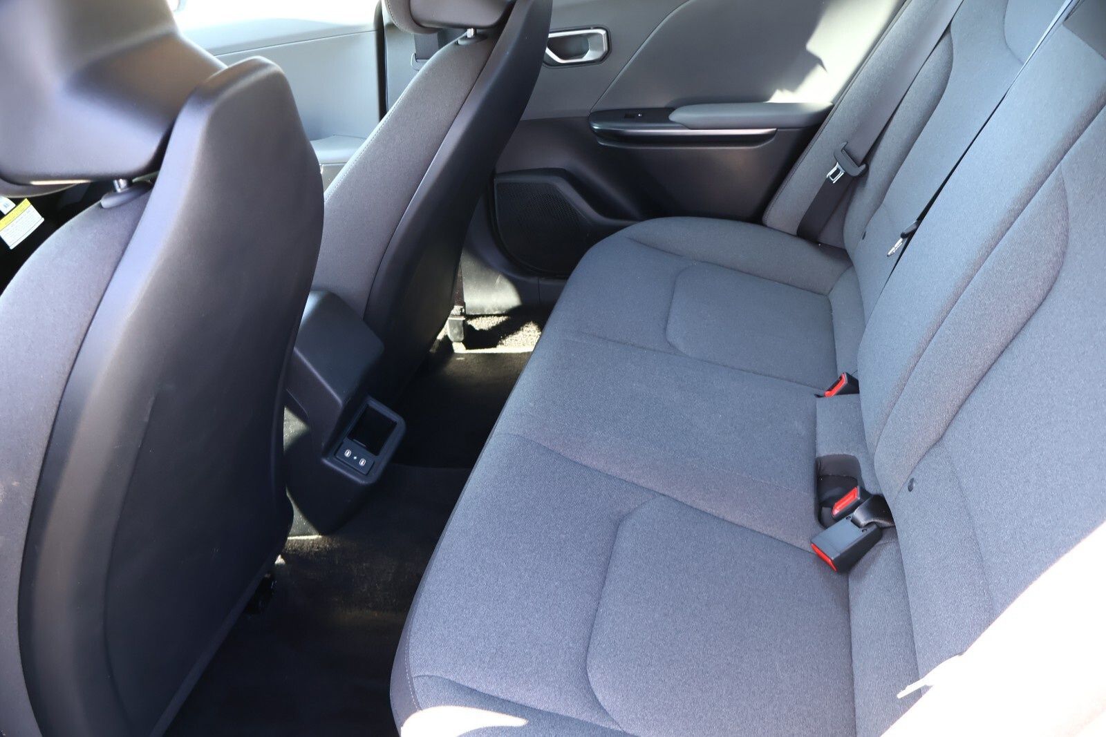 Vehicle image 17 of 29