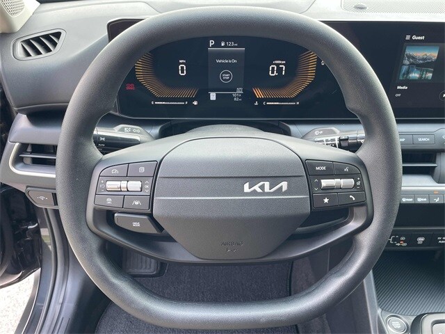 Vehicle image 18 of 20
