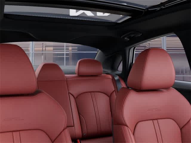 Vehicle image 13 of 28